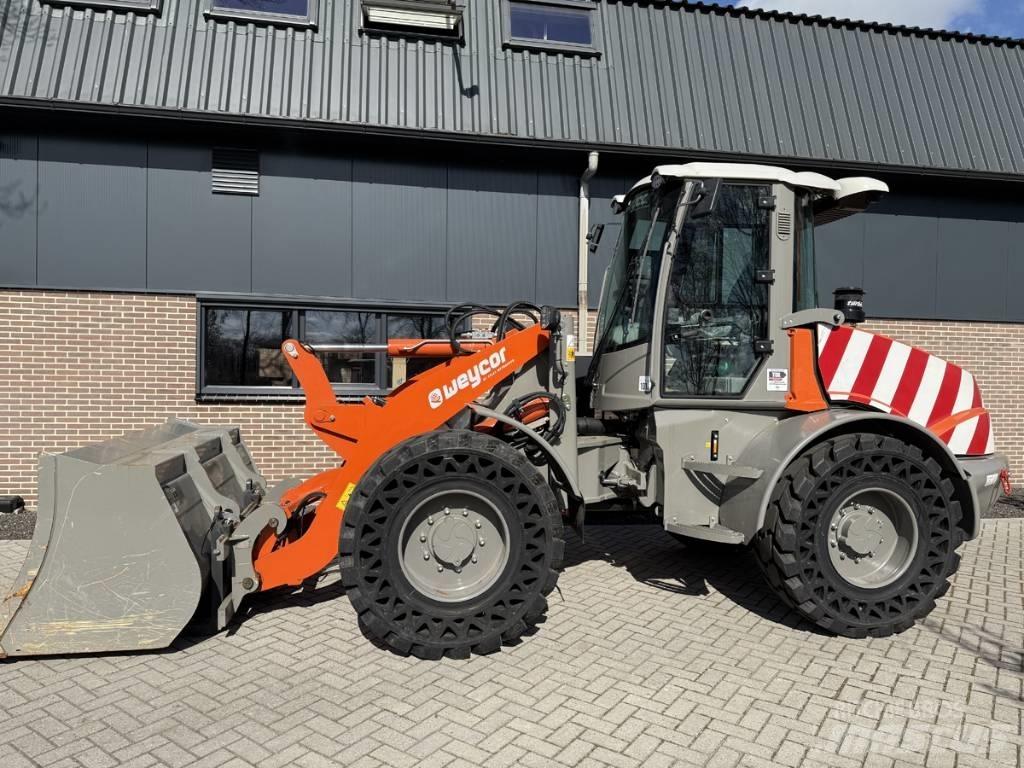 Weycor AR 560 Колесни товарачи