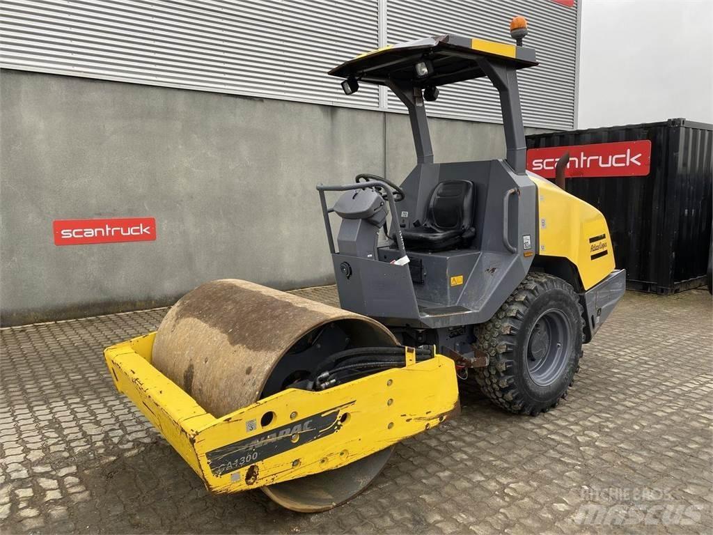 Dynapac CA1300D Валяк