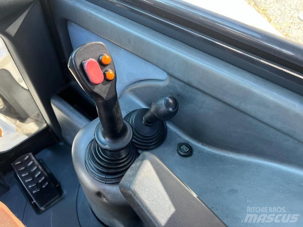 Yanmar 1201 Колесни товарачи