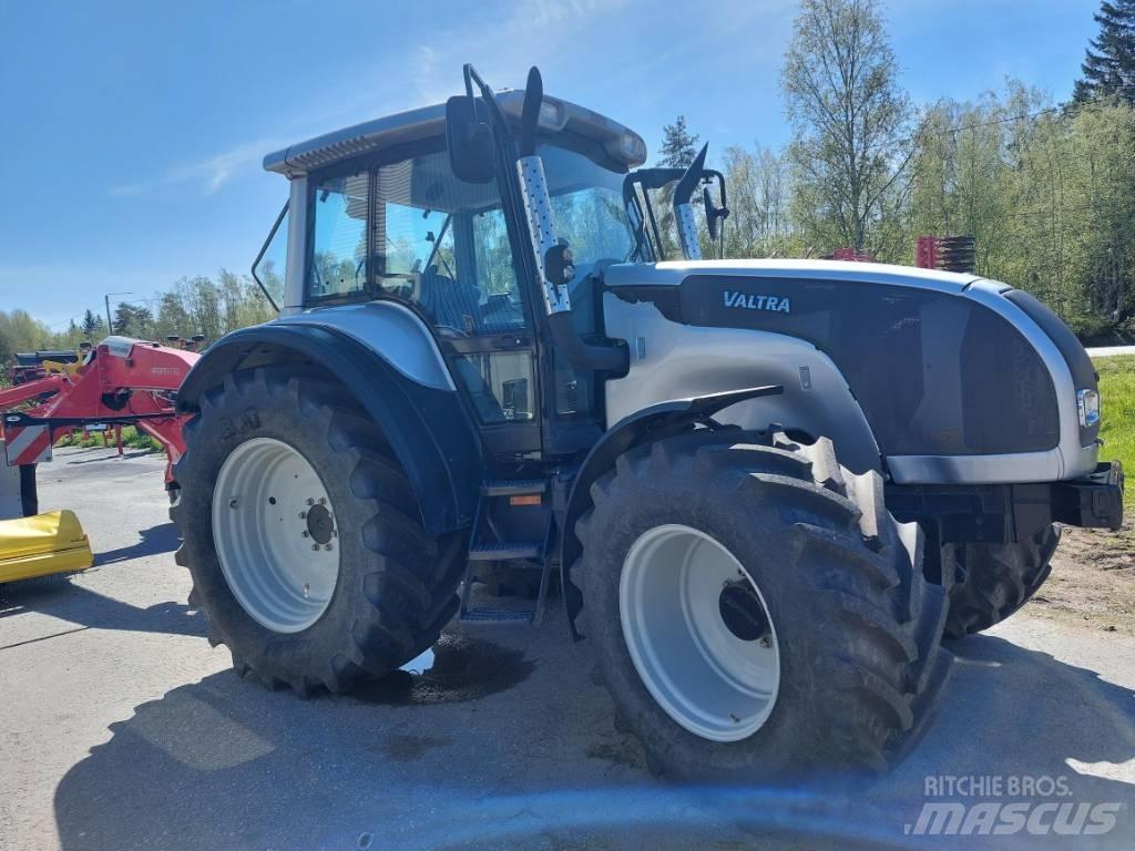 Valtra M 120 E Трактори