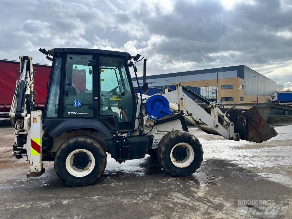 JCB 3CX Compact Товарач със заден ексватор