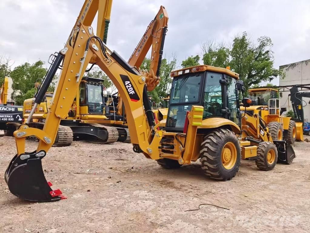 CAT 420 F Товарач със заден ексватор