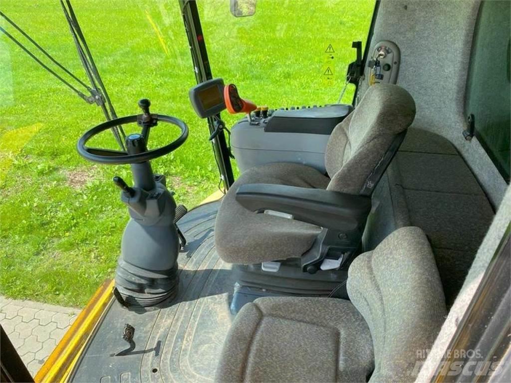 New Holland CX 880 Комбайни