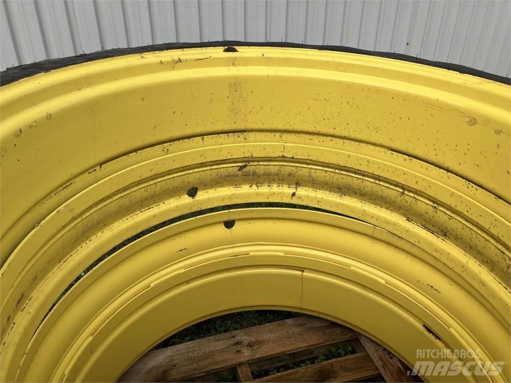 Taurus 270/95R44 Колелета/Гуми