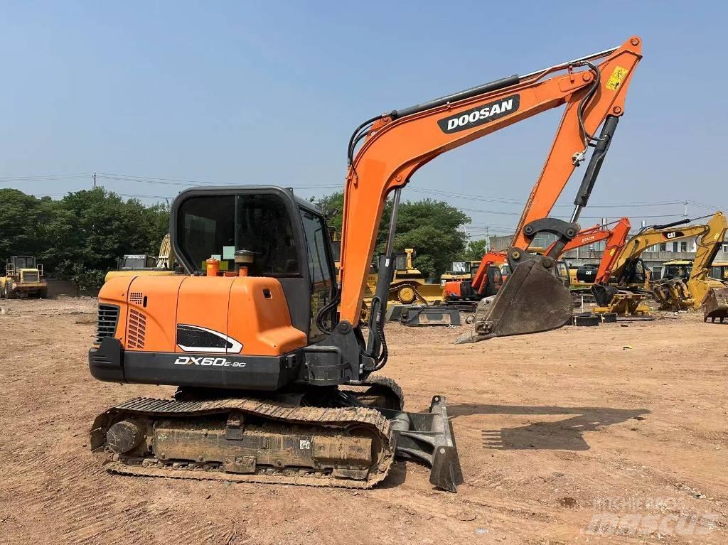 Doosan DX 60 Верижен екскаватор
