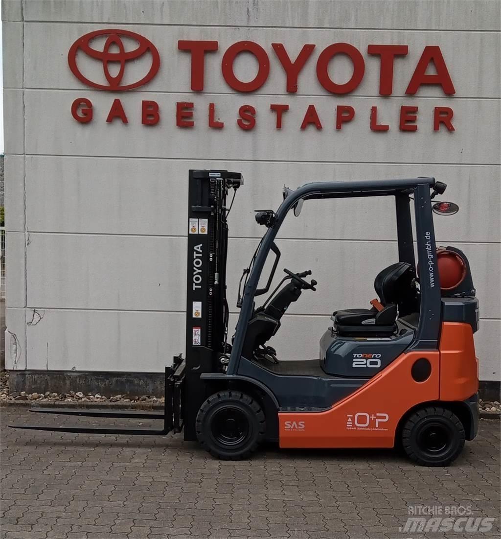 Toyota 02-8FGKF20 Камиони с АГУ