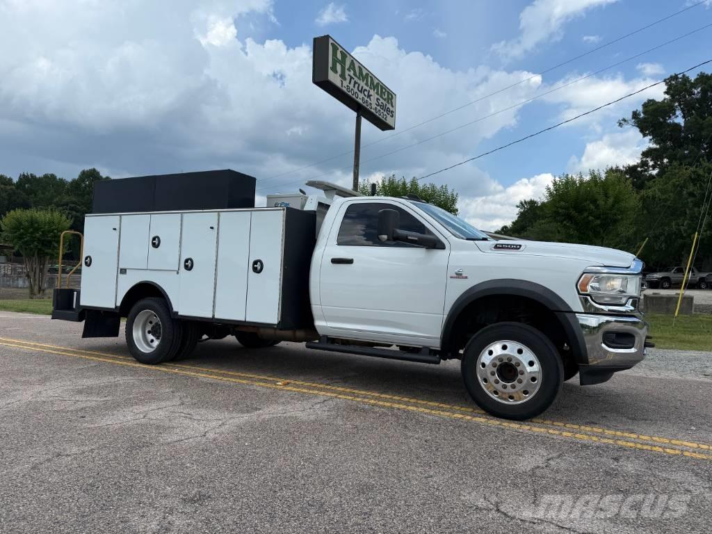 RAM 5500 TRADESMAN Общински/универсални превозни средства
