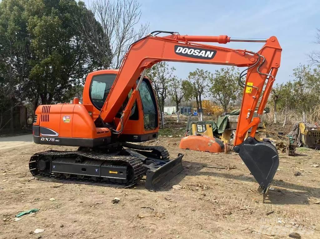 Doosan DX 75-9 C Средни екскаватори 7т - 12т