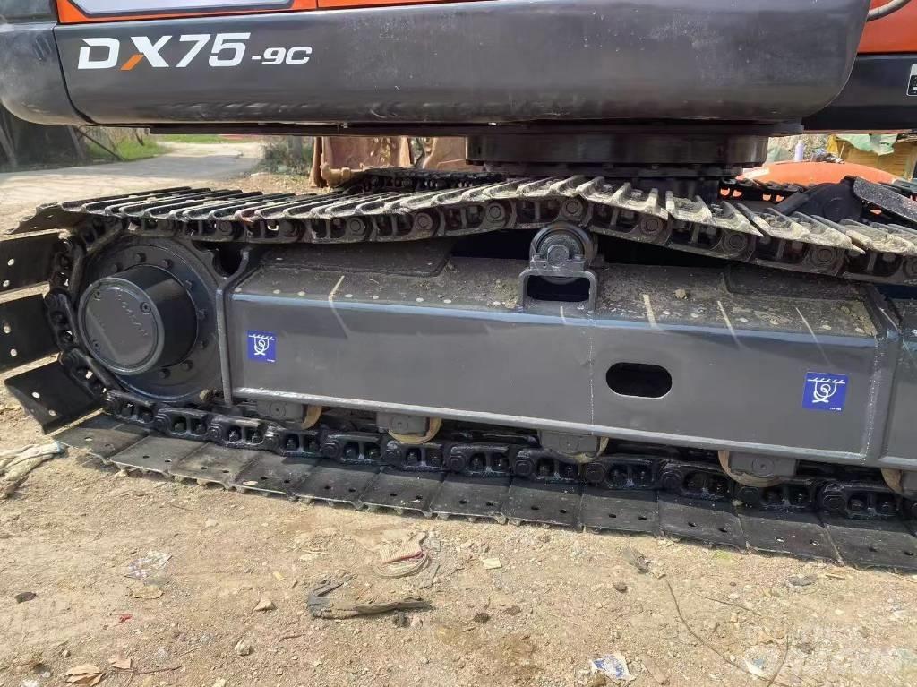 Doosan DX 75-9 C Средни екскаватори 7т - 12т