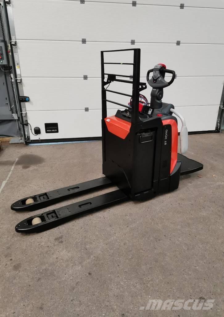 Toyota LPE220 Транспалетни колички с платформи