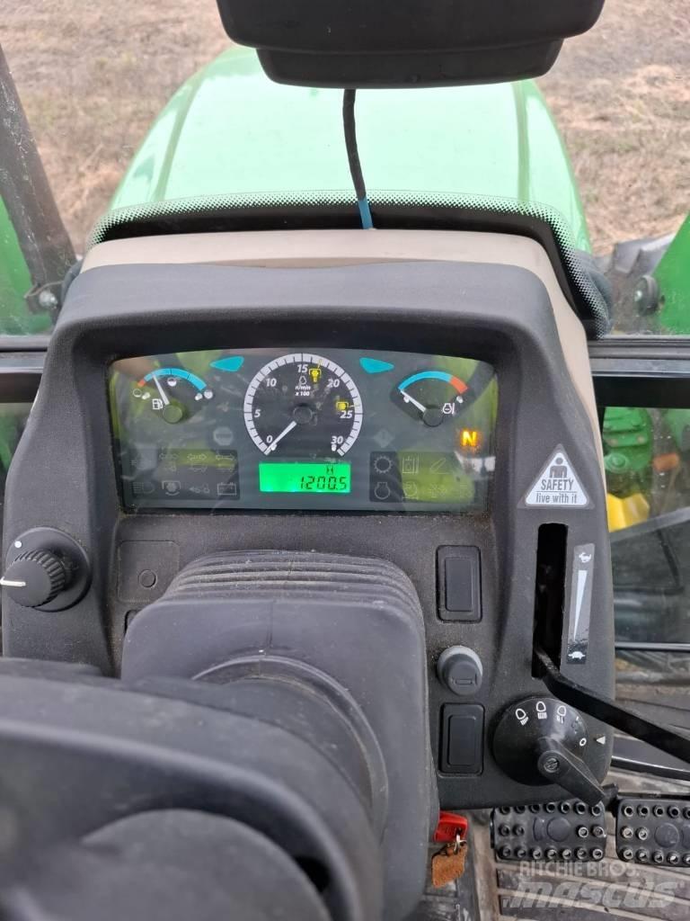 John Deere 5075 E Трактори