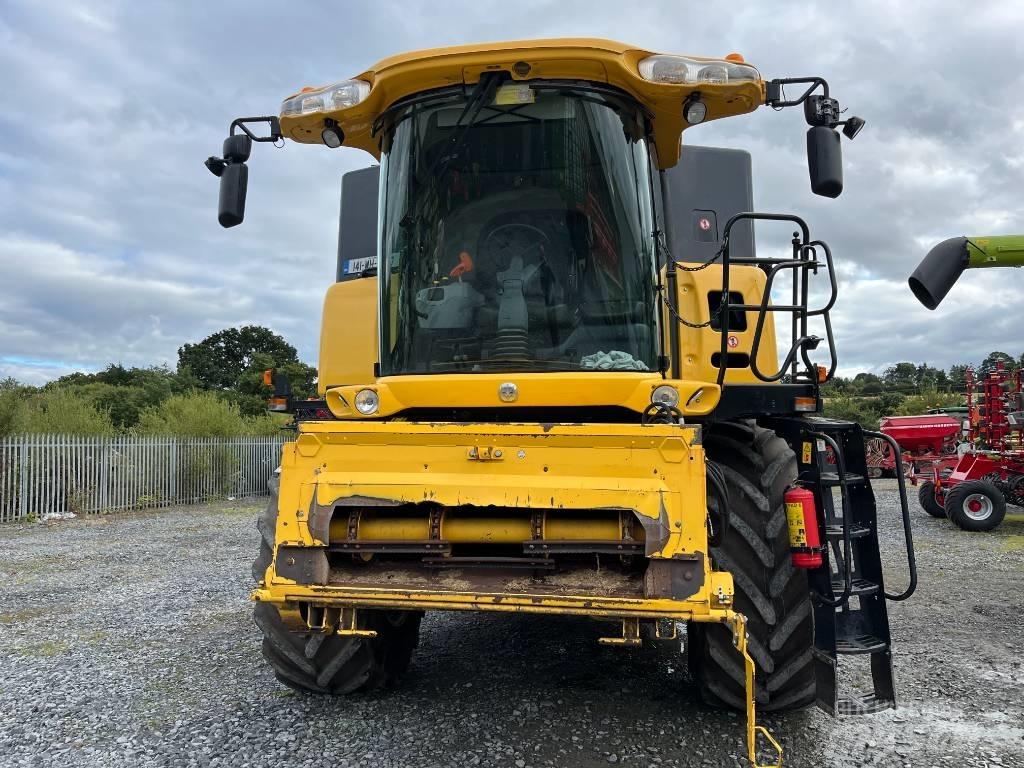 New Holland CX 8070 Комбайни