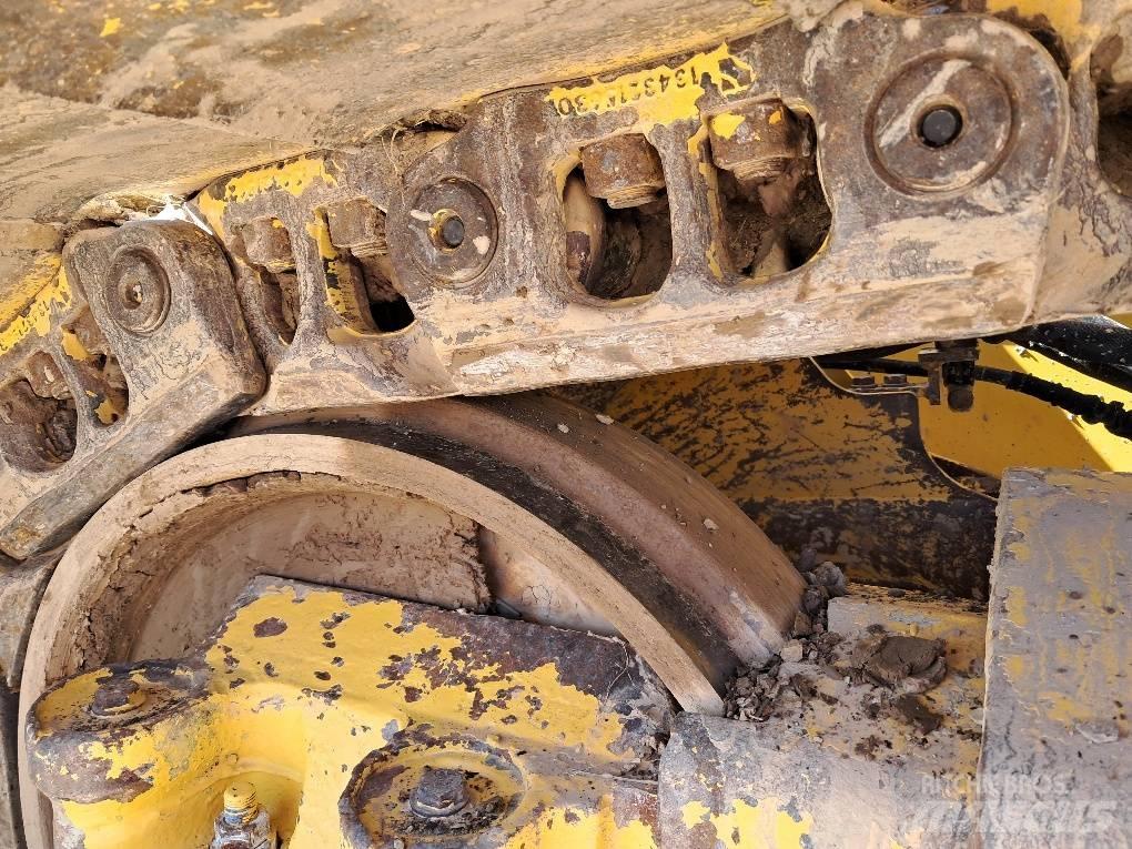 Komatsu D61PXI-24E0 Верижни булдозери
