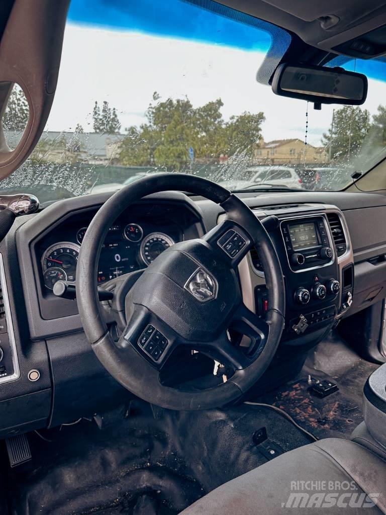 Dodge Ram 5500 Общински/универсални превозни средства
