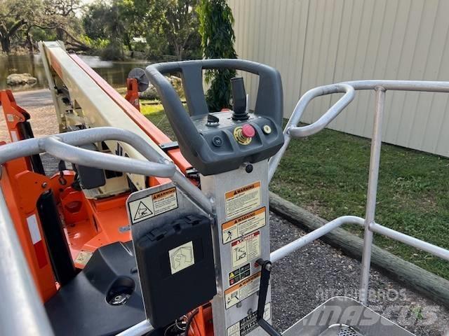 JLG T 350 Моторизирани платформи с ремарке