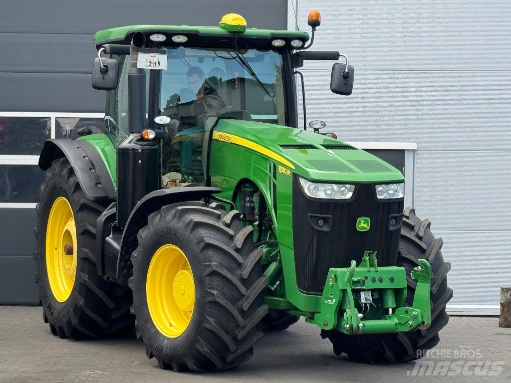 John Deere 8310 R Трактори