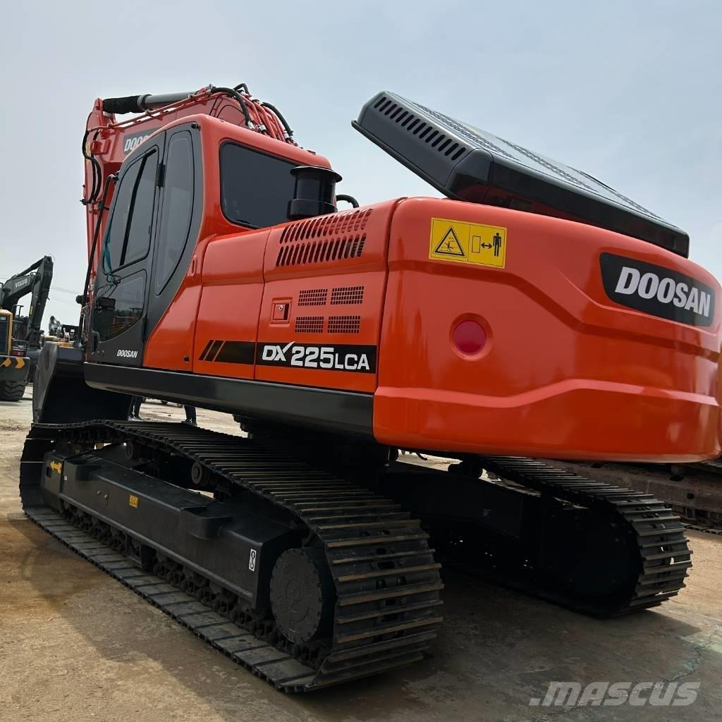 Doosan DX 225 LC Верижен екскаватор