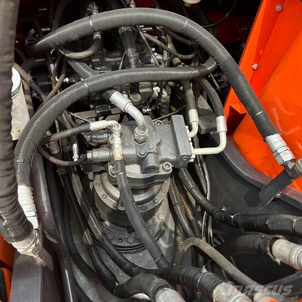 Doosan DX 225 LC Верижен екскаватор