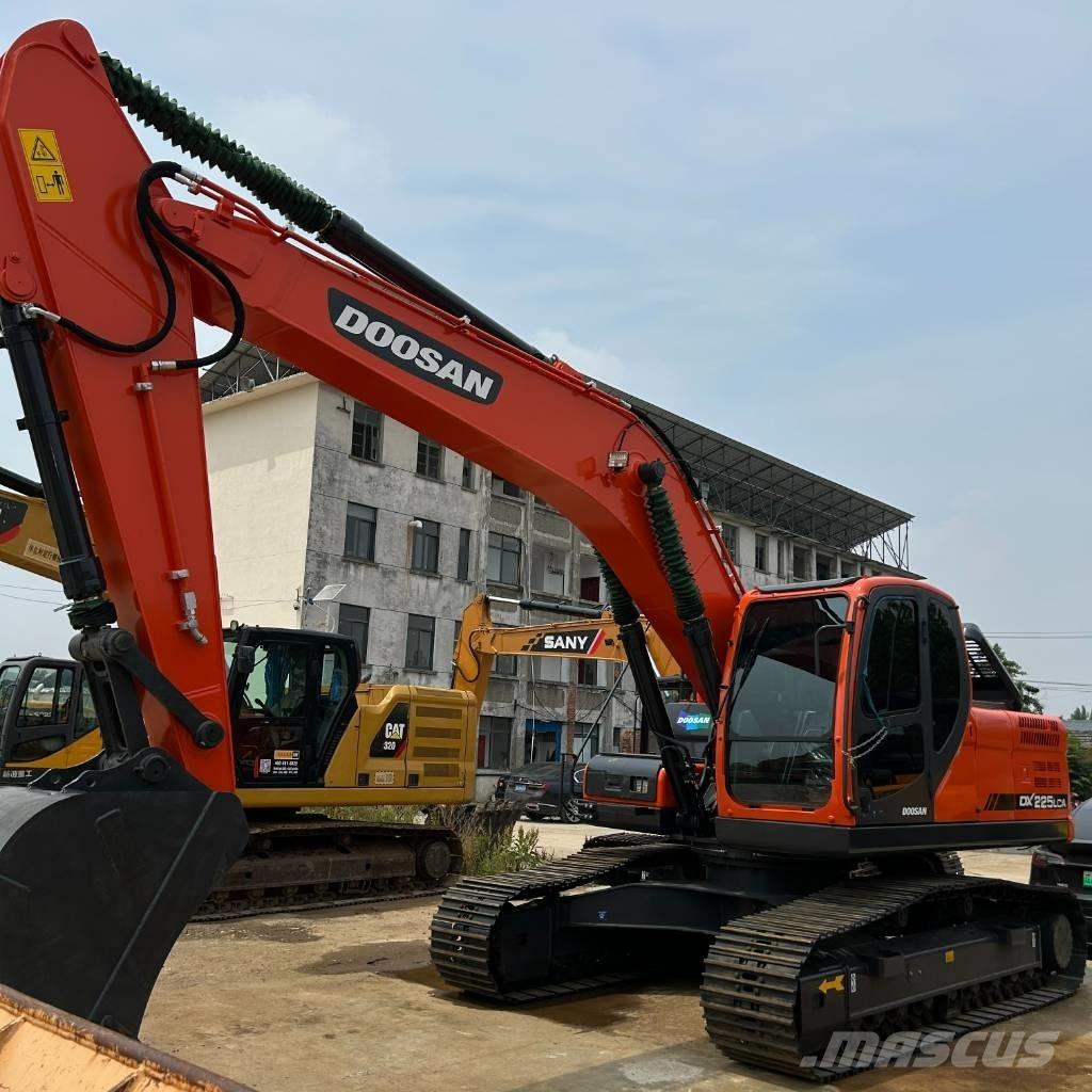 Doosan DX 225 LC Верижен екскаватор