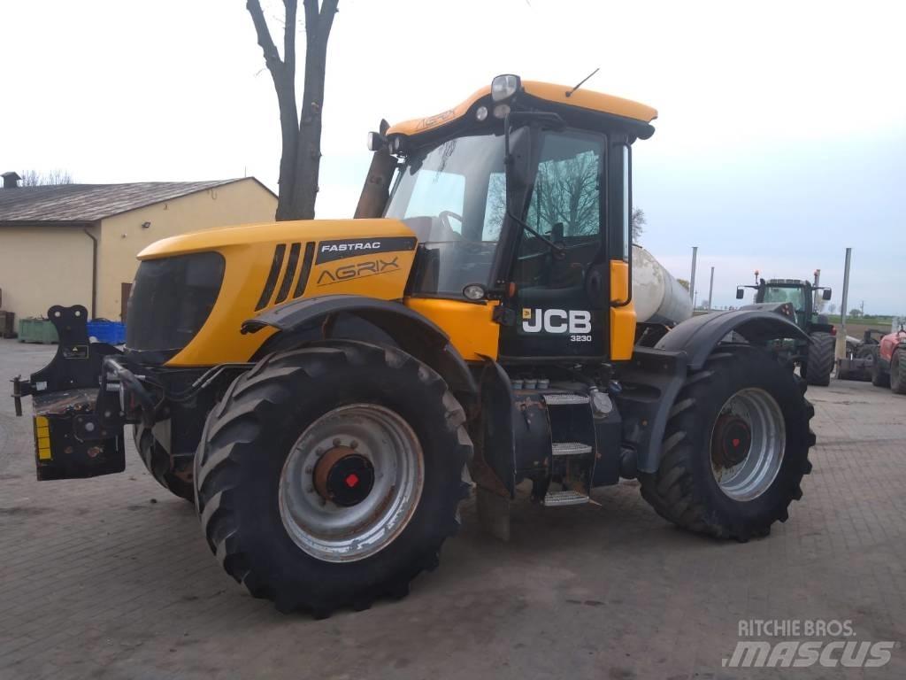 JCB Fastrac 3230 Трактори