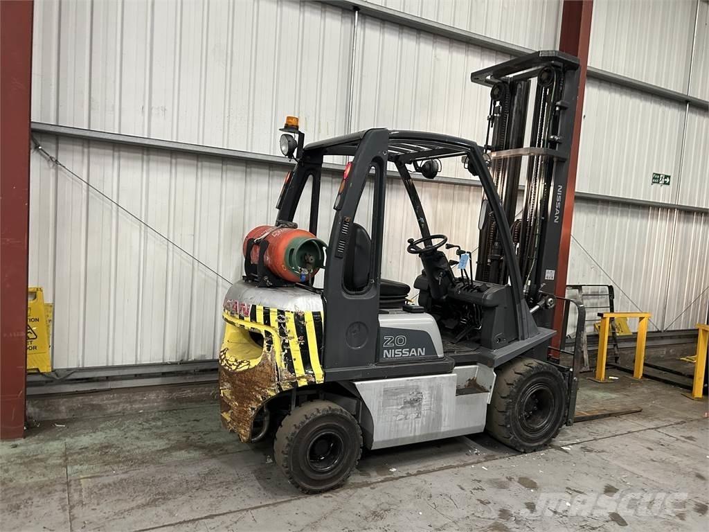 Nissan U1D2A20LQ Камиони с АГУ