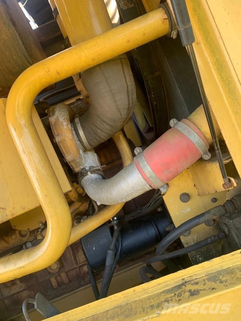 New Holland Fx375 Самоходни фуражири