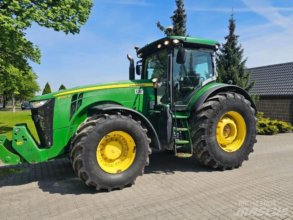John Deere 8245 R Трактори