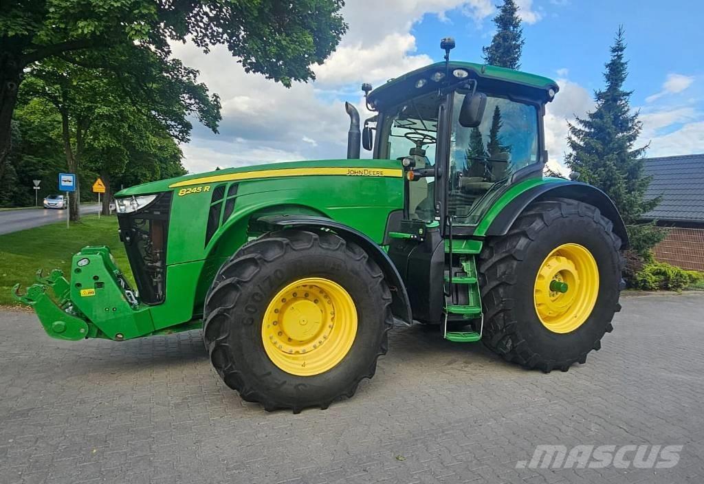 John Deere 8245 R Трактори