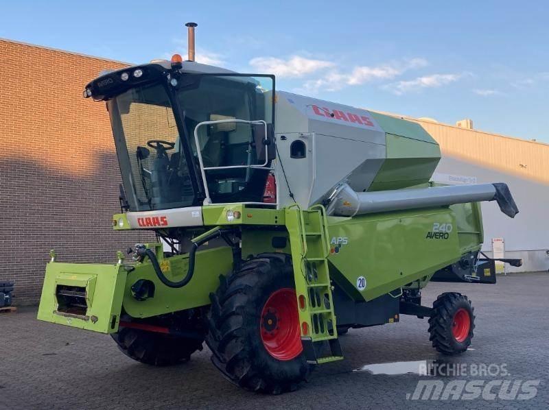 CLAAS AVERO 240 Комбайни