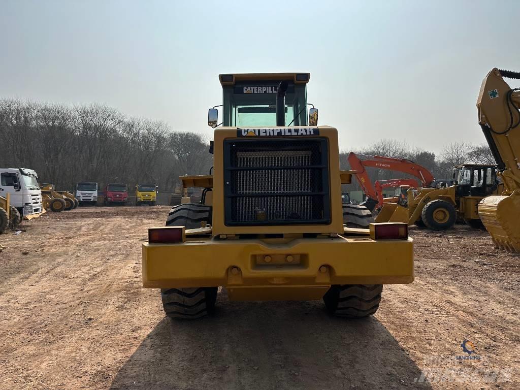 CAT 950G Колесни товарачи