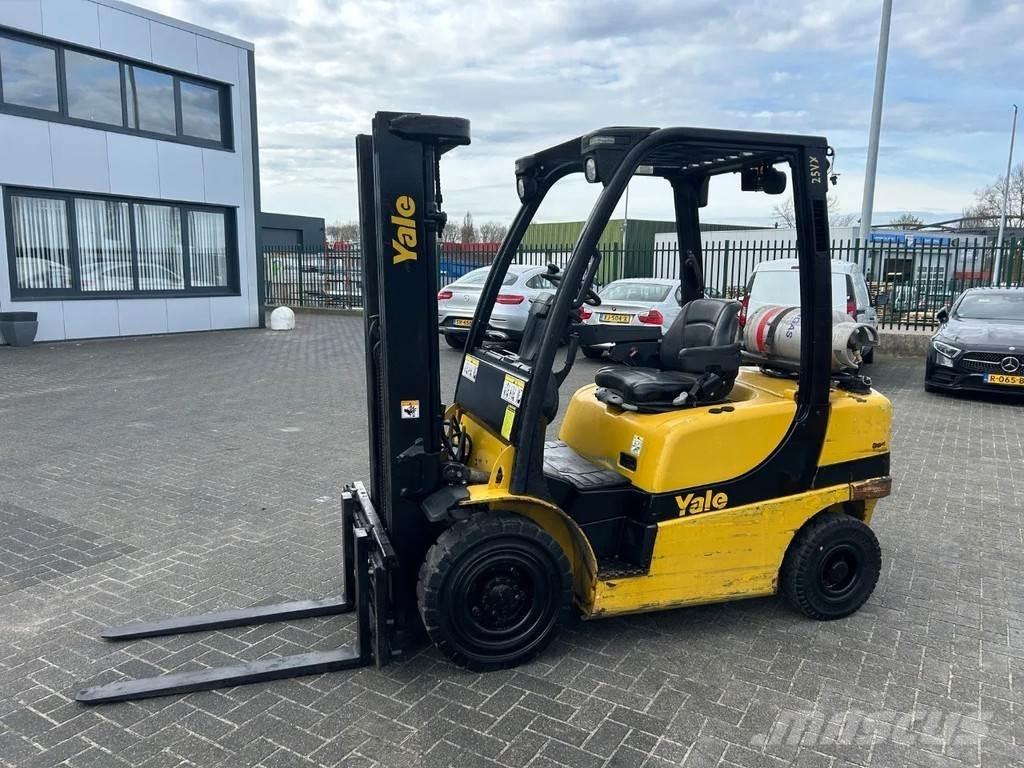 Yale 2.5 Heftruck Камиони с АГУ