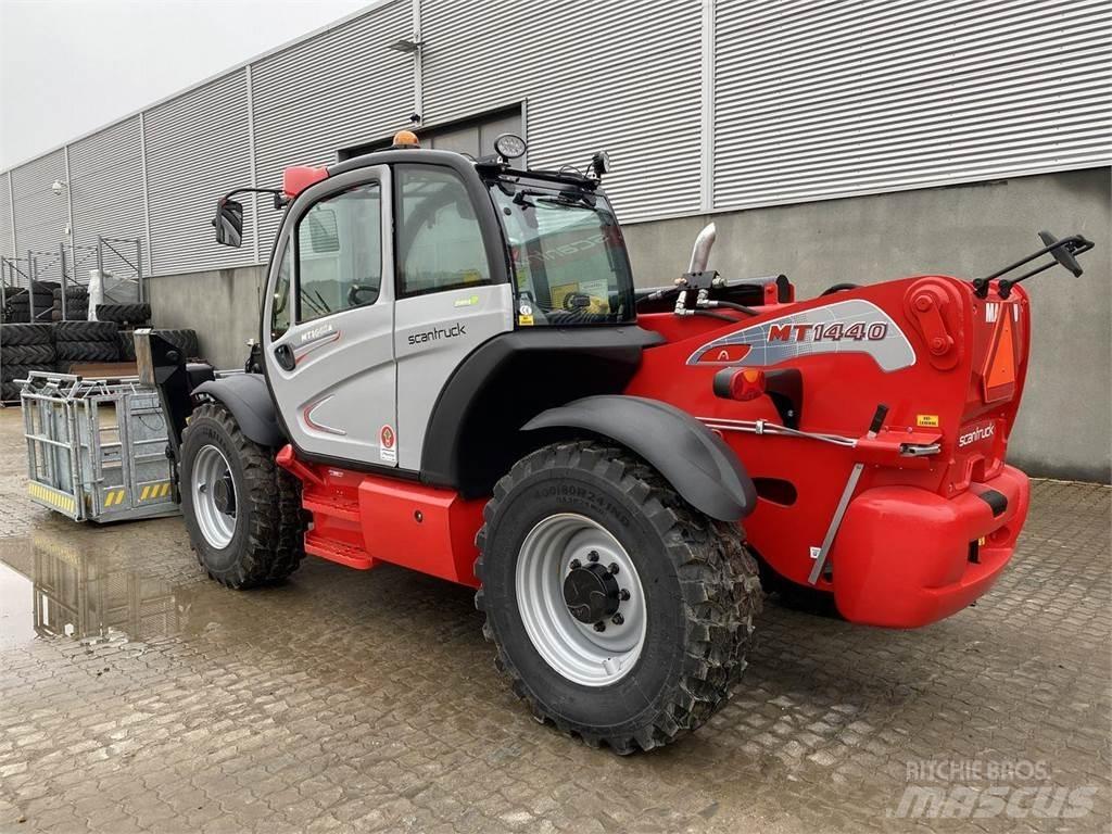 Manitou MT1440A Телескопични товарачи