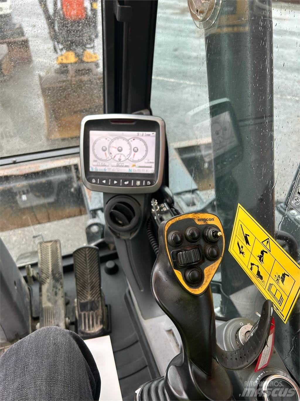 Doosan DX170W-5 Верижен екскаватор