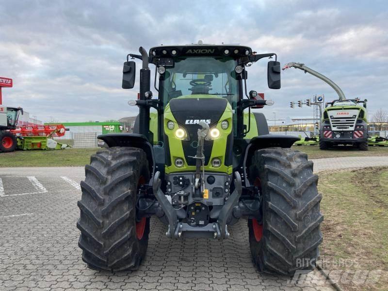 CLAAS AXION 870 Трактори