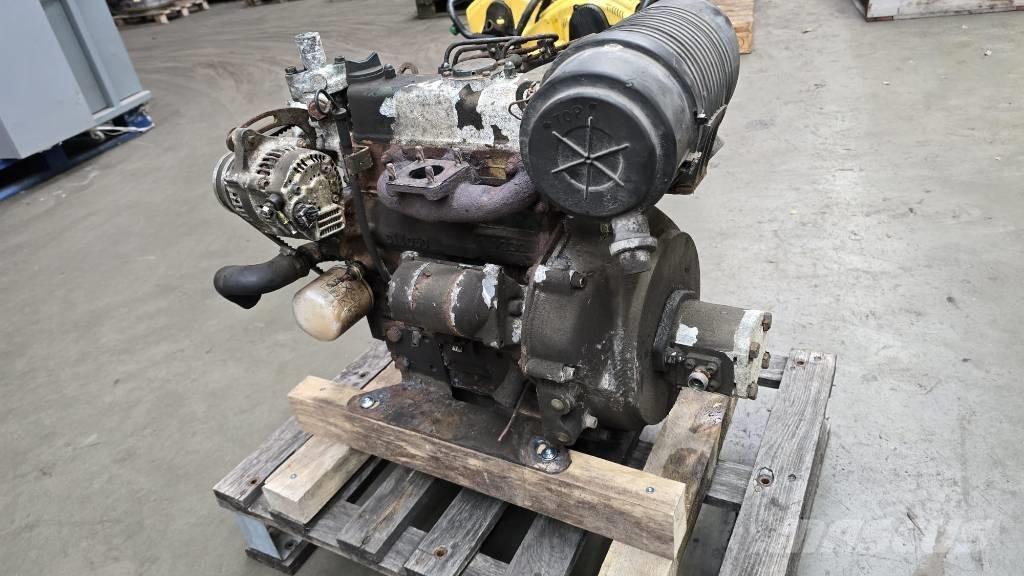 Kubota D1105 Двигатели