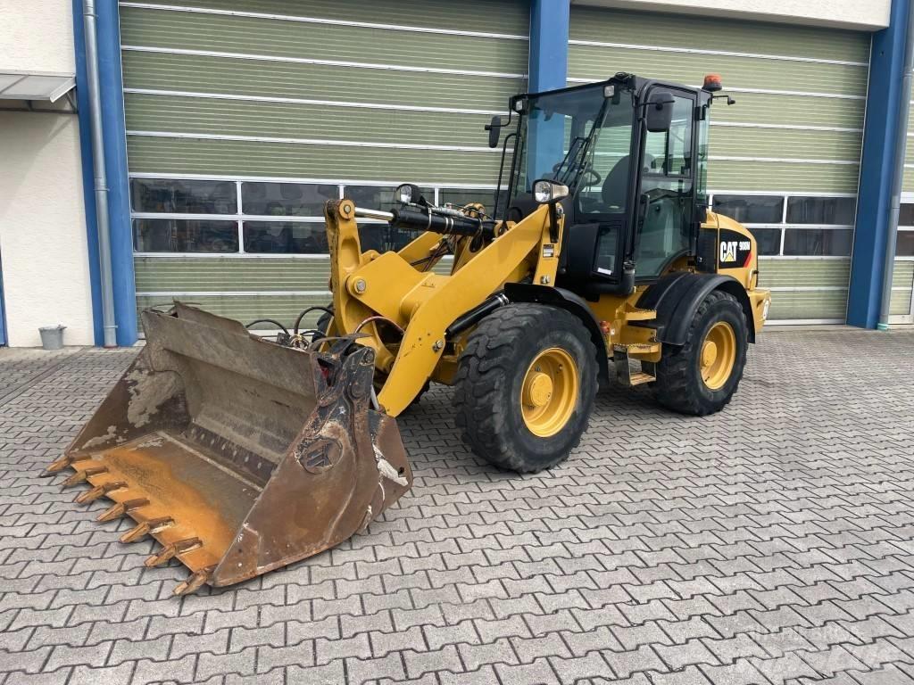 CAT 908 M Колесни товарачи