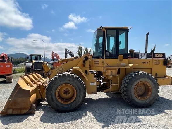 CAT 928F Колесни товарачи