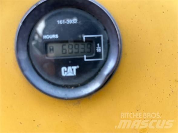 CAT D4G Верижни булдозери
