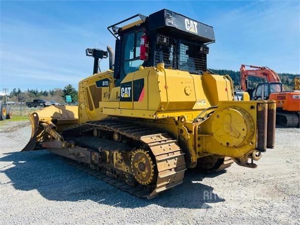 CAT D7E Верижни булдозери
