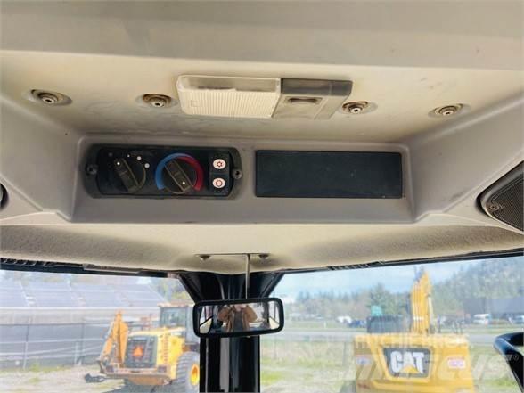 CAT D7E Верижни булдозери
