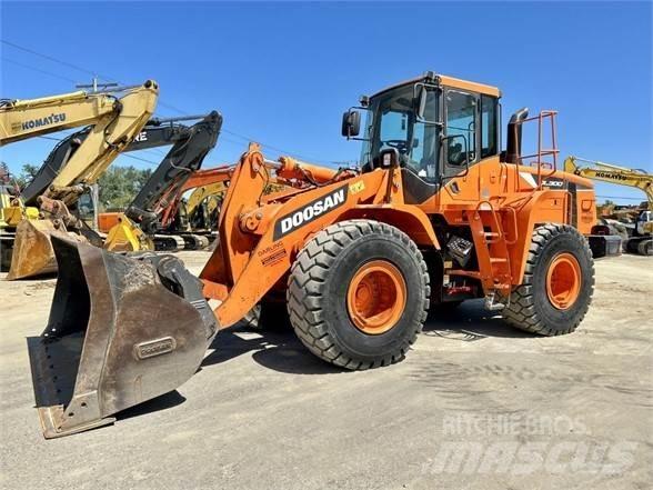 Doosan DL300 Колесни товарачи