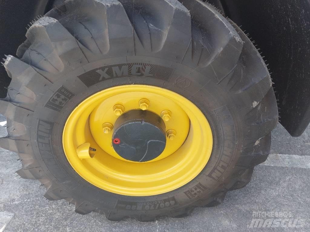 Komatsu WA80M-8 Мини товарачи