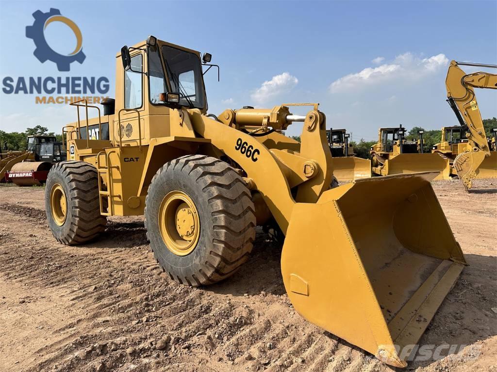 CAT 966C Колесни товарачи
