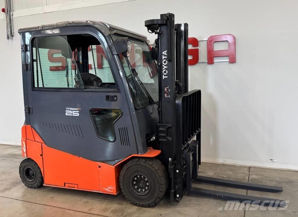 Toyota 10939 - 8FBMT25 Електрически вилични кари-повдигачи
