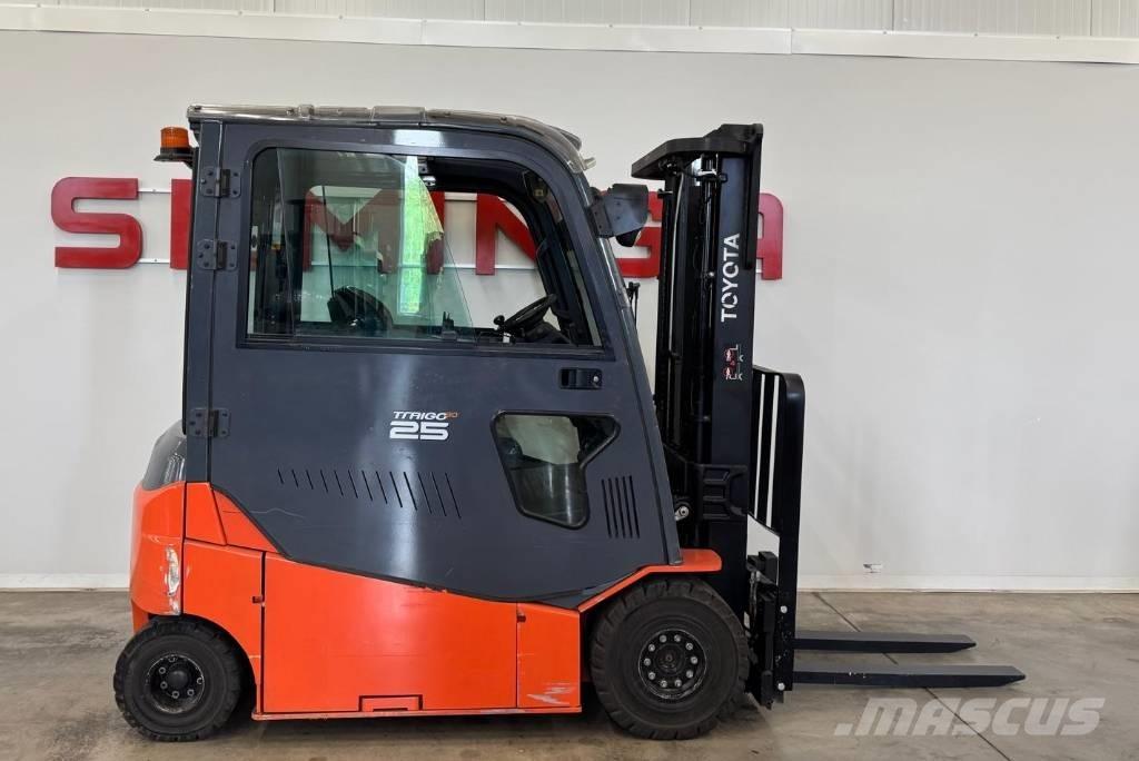 Toyota 10939 - 8FBMT25 Електрически вилични кари-повдигачи