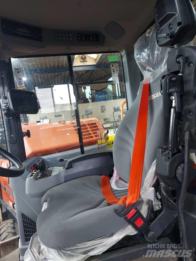 Develon DL 320-7 Колесни товарачи