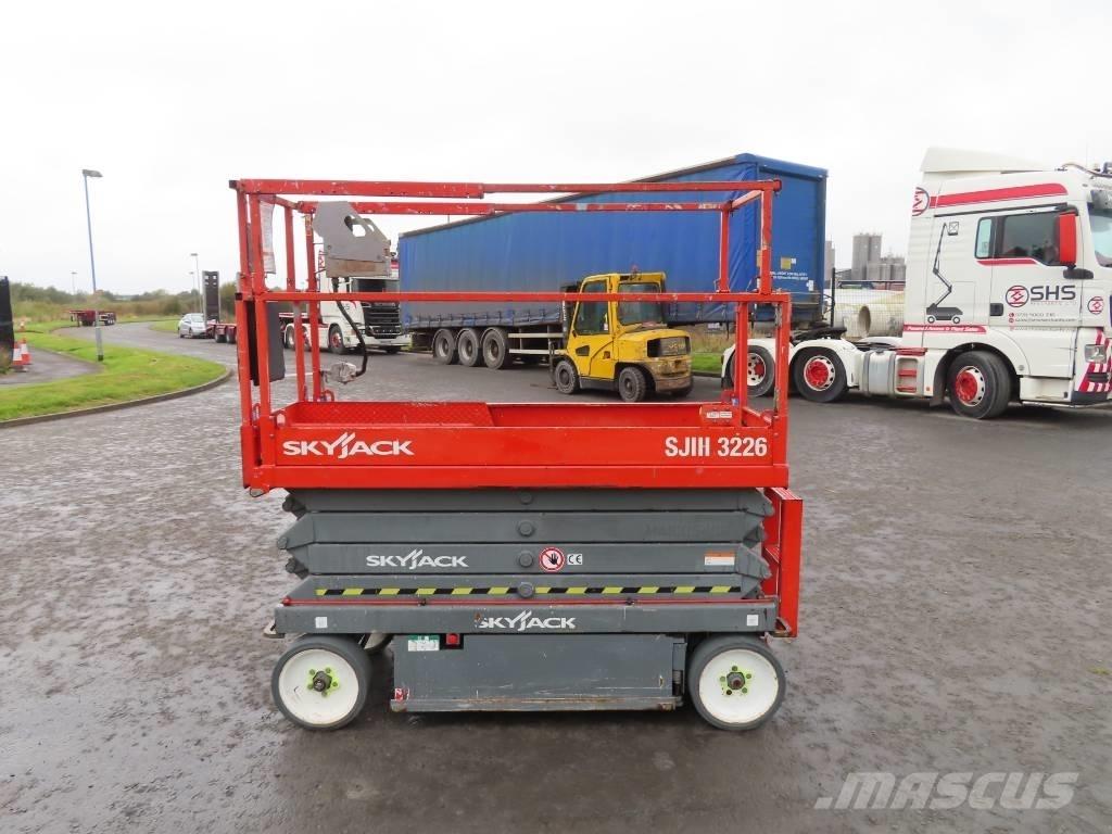 SkyJack SJ III 3226 Ножични работни платформи