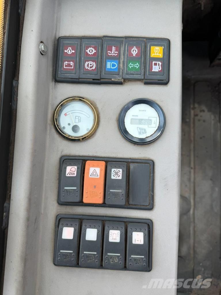 JCB 926 Дизелови камиони