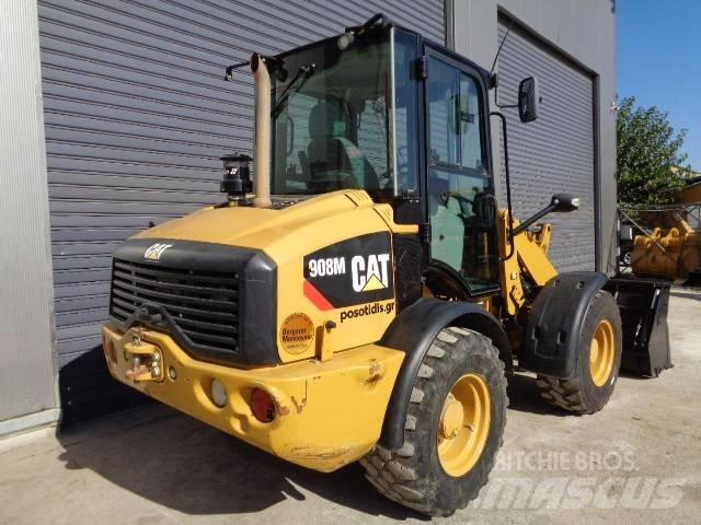 CAT 908M Колесни товарачи