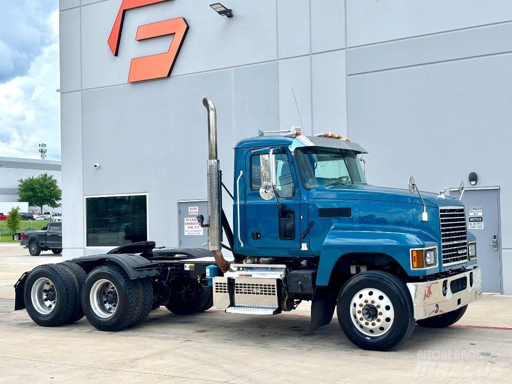 Mack Pinnacle Влекачи